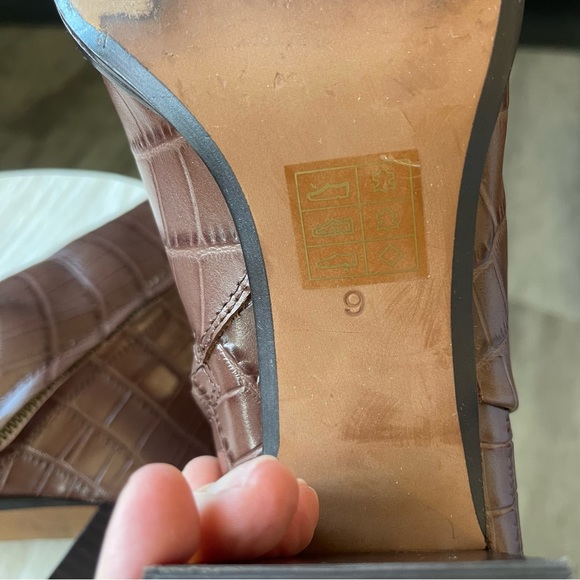 Madewell The Mira Side-Seam Ankle Boot - Picture 7 of 13